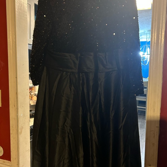 Women’s Formal Black Dress - Picture 5 of 5